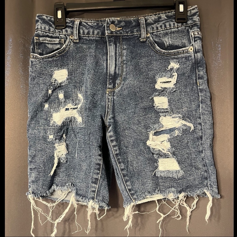 No Boundaries Mid Rise Shorts